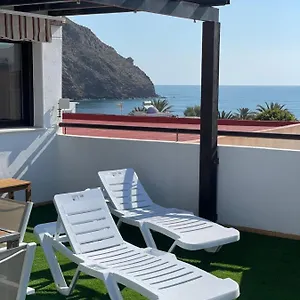atico-con-jacuzzi-solo-a-tan-solo-100-metros-de-la-playa.es-andalucia.com/